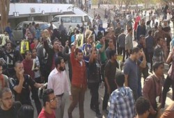 (بالفيديو) .. مسيرة مؤيدة للشرعية بقطور - غربية تجبر الامن علي التراجع