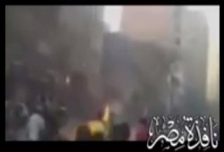 بالفيديو: لحظة حرق الثوار لمعهد مندوبي الشرطة بعين شمس بالمولوتوف