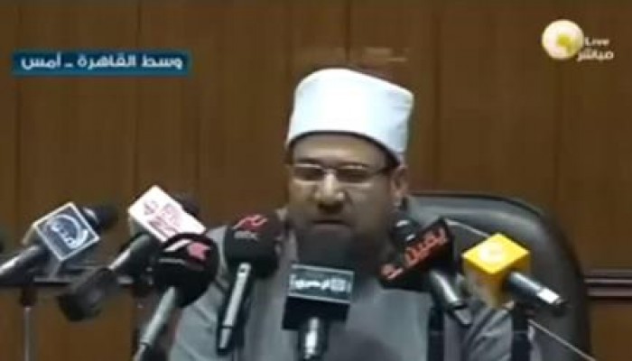 وزير أوقاف الإنقلاب يشكر سيده على رشاوى الائمة الذين يزورون الشئون المعنوية (فيديو)