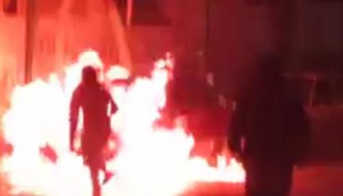 بالفيديو.. حرق سيارة أمين شرطة بالاسكندرية