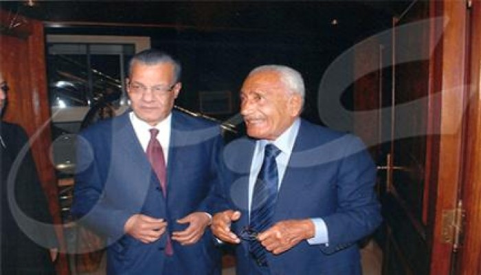 الانقلاب يأكل بعضه.. عادل حمودة لـ"هيكل": أنت خبير فى عالم الخمور.. ومسئول عن كوراث مصر