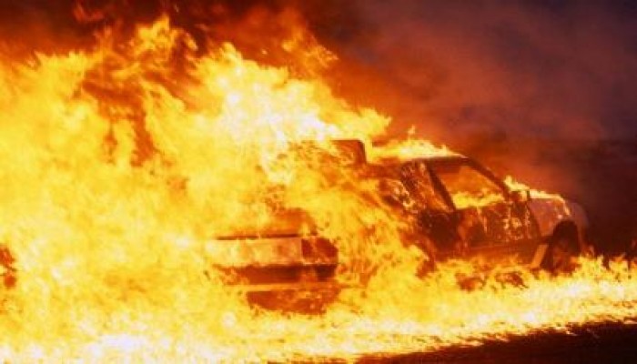 مجهولون يضرمون النار فى سيارة ملازم بالأمن المركزى بطنطا