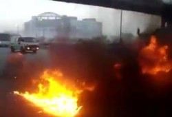 بالفيديو.. ثوار الاسكندرية يقطعون الطريق الزراعى (الاسكندرية-القاهرة) فى ذكرى رحيل المخلوع