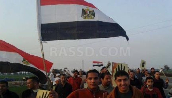 سلسلة بشرية ومسيرة على الطريق الدولي الساحلي بكفر الشيخ