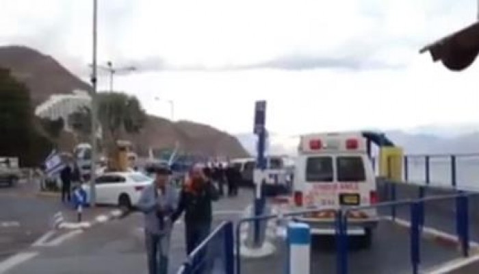 بالفيديو.. استنفار أمني صهيوني عقب إنفجار طابا وإغلاق المنفذ مع مصر