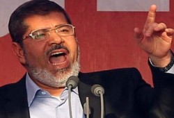 بالفيديو محاكاة للحوار بين فخامة الرئيس مرسي والقاضي الإنقلابي
