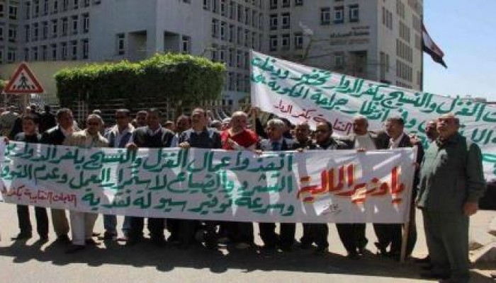 عمال شركة مصر للغزل والنسيج بكفر الدوار  يعتصمون تضامنا مع عمال غزل المحلة