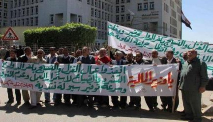 عمال شركة مصر للغزل والنسيج بكفر الدوار  يعتصمون تضامنا مع عمال غزل المحلة