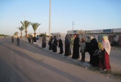 سلاسل بشرية لمؤيدي الشرعية  بمطروح