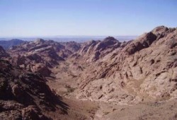 أنباء عن وفاة 3 مصريين في عاصفة ثلجية بجبل "باب الدنيا" بسيناء .. والإنقاذ يرفض انتشالهم