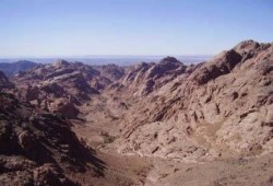 أنباء عن وفاة 3 مصريين في عاصفة ثلجية بجبل "باب الدنيا" بسيناء .. والإنقاذ يرفض انتشالهم
