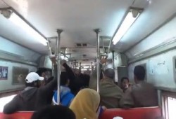 بالفيديو.. رائع شاهد رد فعل الركاب عند بيع «بطاقة السيسي»