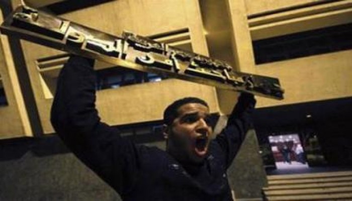 تحدياً لثورة يناير... الانقلاب يعيد كبار ضباط أمن الدولة للعمل بـ"الداخلية"