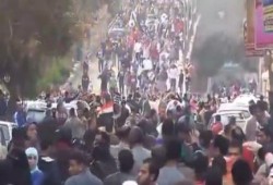 بالفيديو.. شاهد لحظة التقاء مسيرة المطرية والزيتون مع مسيرة عين الشمس بميدان النعام