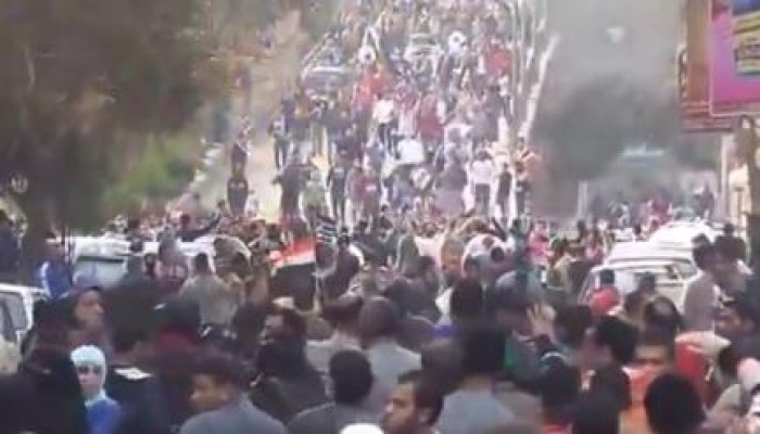 بالفيديو.. شاهد لحظة التقاء مسيرة المطرية والزيتون مع مسيرة عين الشمس بميدان النعام