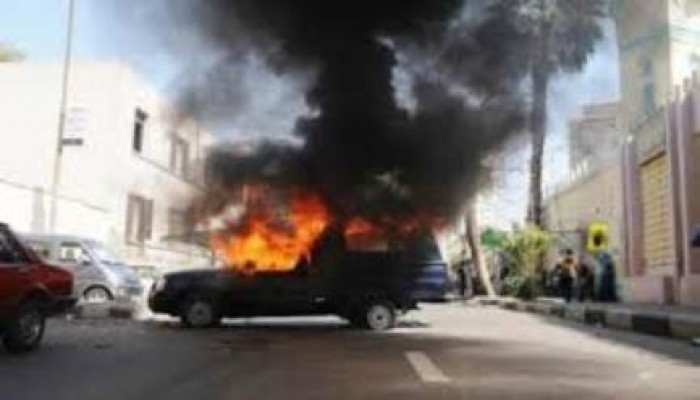 مجهولون يحرقون سيارة شرطة خاصة بنائب مأمور مركز قويسنا
