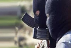 مجهولون يطلقون النيران علي ضابط أمن وطني بالشرقية ويحرقون سيارة رجل أعمال بالغربية