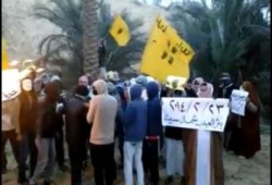 بالفيديو.. وقفة لابناء القبائل السيناوية ببئرالعبد لدعم صمود الرئيس مرسى