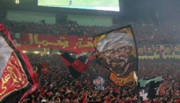 أولتراس أهلاوي يوضح سبب رفعه لراية "صلاح الدين الايوبي"