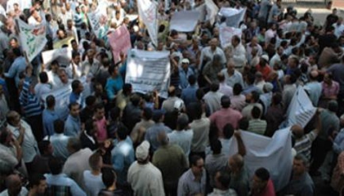 انتفاضة ثورية لعمال الشركات في محيط مجلس الوزراء