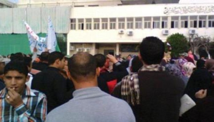 موظفو الشهر العقاري بالإسكندرية يواصلون إضرابهم عن العمل لتطبيق الحد الأدنى