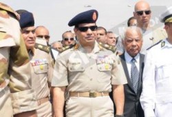 أيهما أحق بالإقالة ؟ البلياتشو أم الحاكم الحقيقي للبلاد ؟
