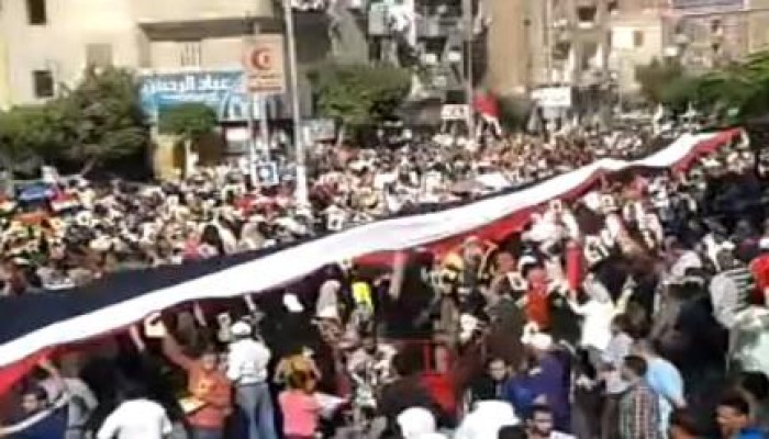 متظاهرو الإسماعيلية يهتفون:الحرية للطلاب الداخلية كلاب فى كلاب