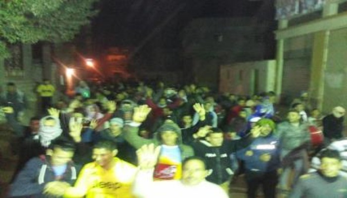 ‏البحيرة‬ .. سلسلة بشرية بطريق " حوش عيسى " رفضاً للانقلاب العسكري
