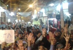 "لن يحكمنا الفسدة" مسيرة ليلية حاشدة من أمام مسجد عمر بن الخطاب بجنوب المنيا رفضا للانقلاب