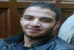 والدة معتقل وأستاذة "طب" تطالب برعاية صحية للمعتقلين قبل انتشار الأمراض مع حلول الصيف