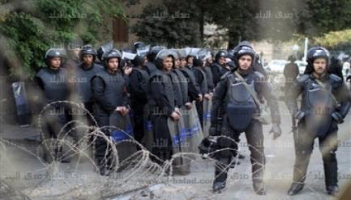 معركة بالأسلحة النارية بين قوات الجيش والشرطة أمام قسم شرطة إمبابة