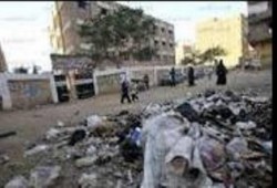 مواطنو الإسماعيلية يطالبون المسؤلين بحل أزمة القمامة