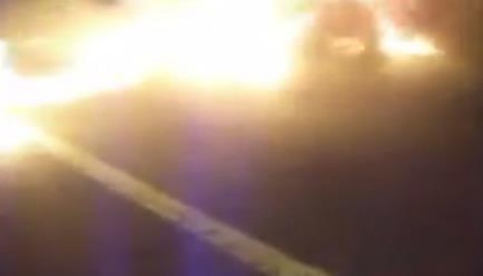 بالفيديو: مجهولون يقطعون طريق القاهرة الاسكندرية الزراعي أمام كفر الزيات