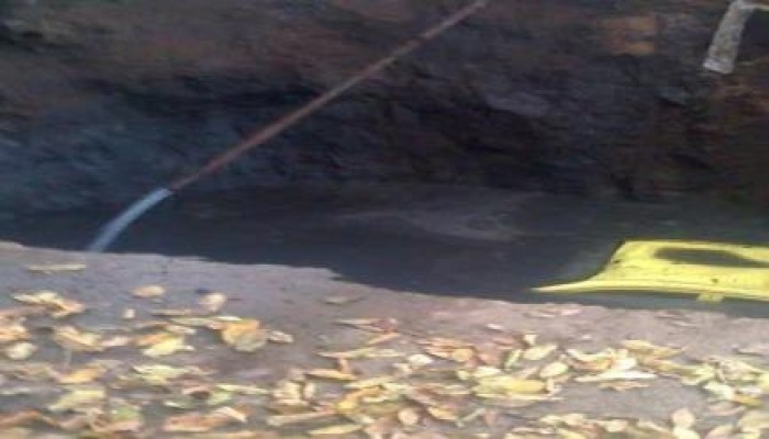 نحس "السيسي":الإهمال يتسبب في انقلاب أتوبيس بأدفو وهبوط أرضى يبتلع سيارة بأسوان