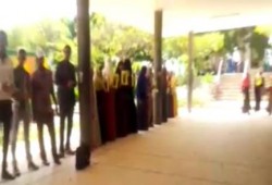 "راجعين والبشوات فاهمين " وقفة لطلاب جامعة أسوان ضد الحرس والعسكر