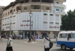 عمال "بنزايون" قنا يضربون عن العمل لتطبيق الحد الأدني