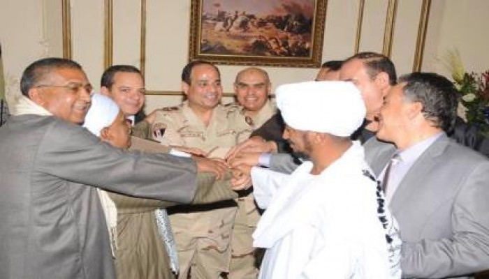 صورة وتعليق  عقب دعوته للشعب بالتقشف!! الخائن يدعو الشعب للعب