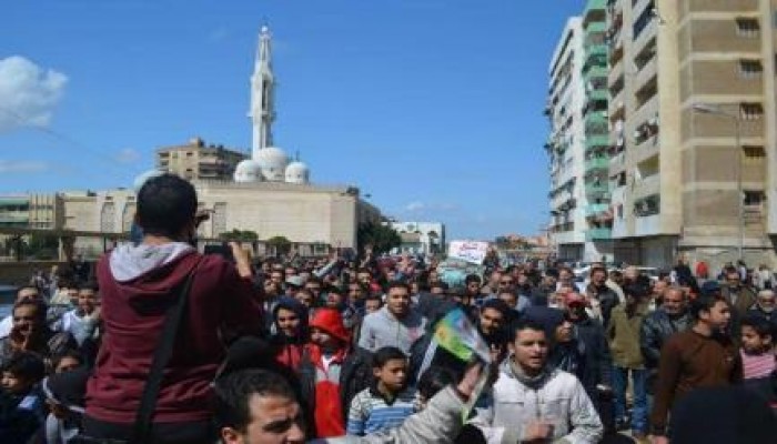 "الشارع لنا.. معا للخلاص".. أولتراس ربعاوي ببورسعيد يحتشد في ميدان مسجد سرحان ضد الانقلاب