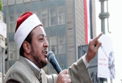 الشيخ ميزو خطيب التحرير يستنكر القبض على راقصة