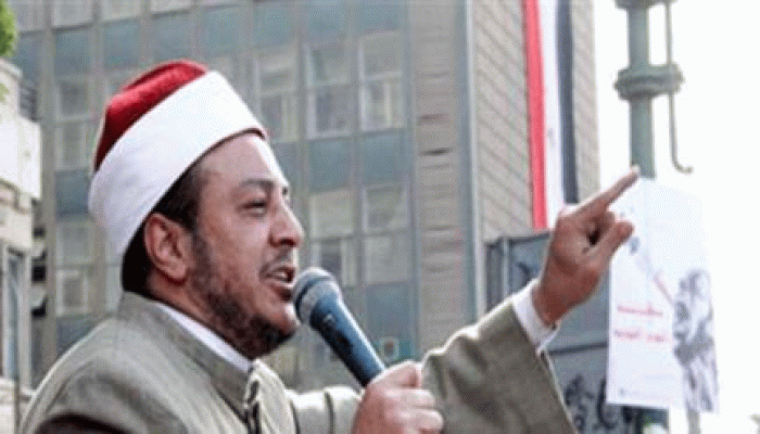 الشيخ ميزو خطيب التحرير يستنكر القبض على راقصة