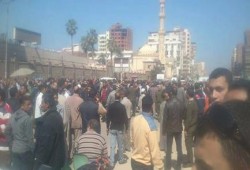 في طنطا .. أمناء الشرطة يهتفون ضد "الداخلية" ويقطعون الطريق !
