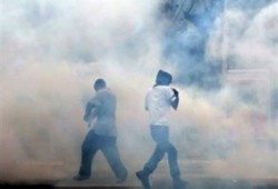 الأمن يطلق الغاز على سكان ‏المعادي‬ لتظاهرهم رفضًا لهدم منازلهم
