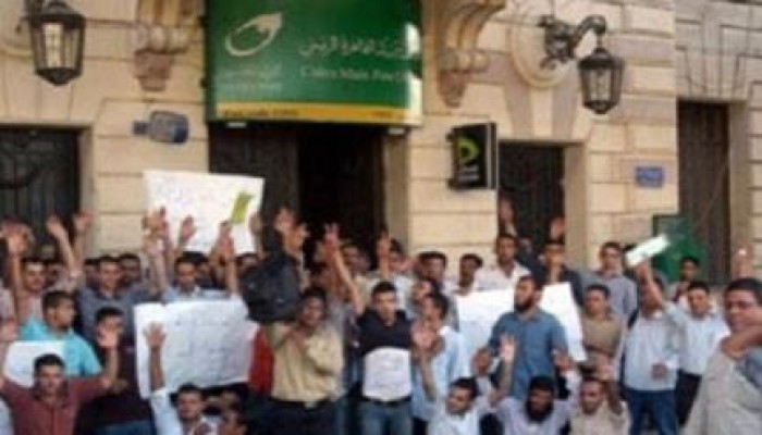 عمال بريد الإسكندرية يعاودون الإضراب لتحقيق مطالبهم