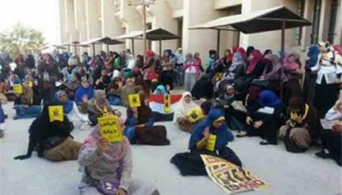 حرائرالأزهر بـ الإسكندرية يتظاهرن رافضين لحكم العسكر