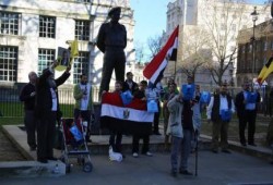 الجالية المصرية في بريطانيا تنظم وقفة ضد الانقلاب العسكري (صور)