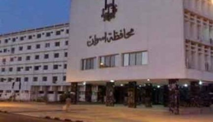أسوان: الأهالى يحرقون منزل شرطي لإطلاق الرصاص على طفل