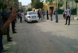 طلاب ضد الانقلاب " تنظم سلسلة بشرية أمام منزل النائب العام الانقلابي