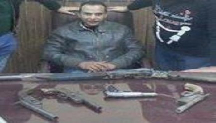 ضابط من عائلة تابعة لـ"الوطني المنحل" يستعين بمجندين للاعتداء على مسيرات رافضة للانقلاب