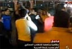 تظاهرة مفاجئة لطلاب ضد للانقلاب أمام مسجد رابعة العدوية بمدينة نصر