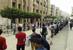 داخل كلية طب جامعة الزقازيق الآن .. وقفة طلابية ضد حكم العسكر